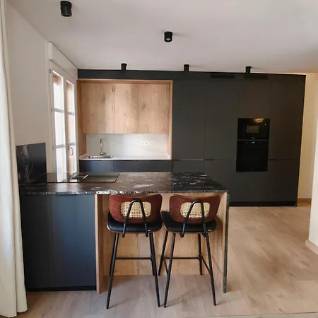 Apartment La Modernidad Del Casco By Alogest