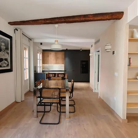 Apartment La Modernidad Del Casco By Alogest *