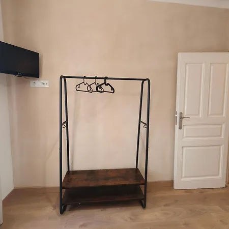 Apartment La Modernidad Del Casco By Alogest